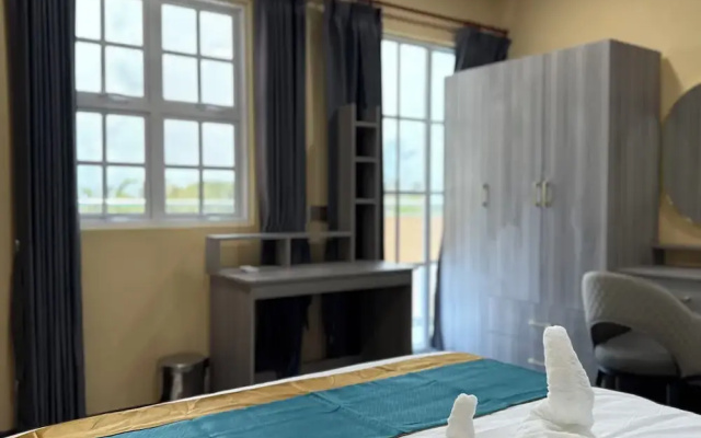 Breeze Haven Surf Retreat