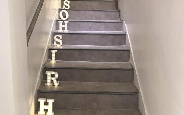 Chris Hostel