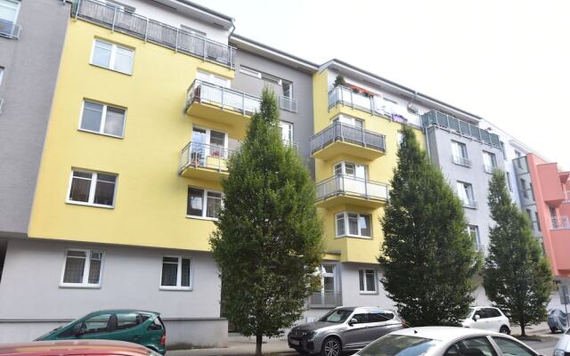 Modern Apartment in Podebrady Near River