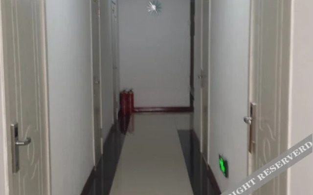 Dalian Yijia Express Hostel