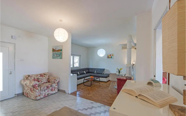 Two-Bedroom Apartment in Fazana
