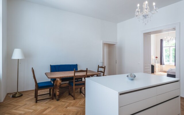 Duschel Apartments Imperial Living