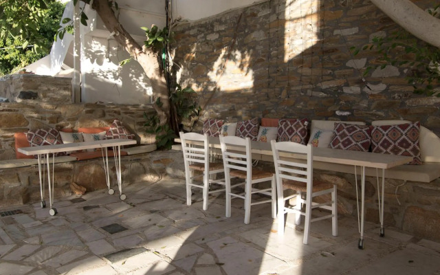 Armadoros Hotel Ios Backpackers