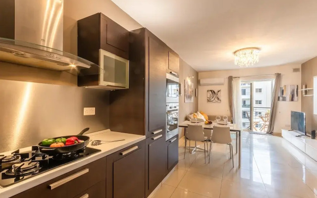 Modern Penthouse Savoy Garden in Gzira