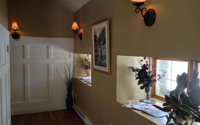 Le Manoir du Rocher B & B