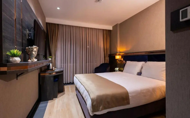 West Door Hotel