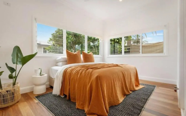 Fuller Holidays - Hacienda, Luxury 5 bedroom home with pool