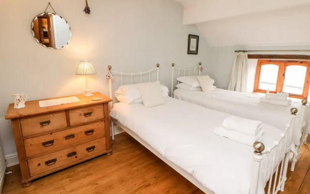 Kempshill Cottage