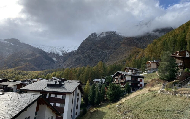 Impeccable 3-bed Duplex Penthouse in Saas-fee
