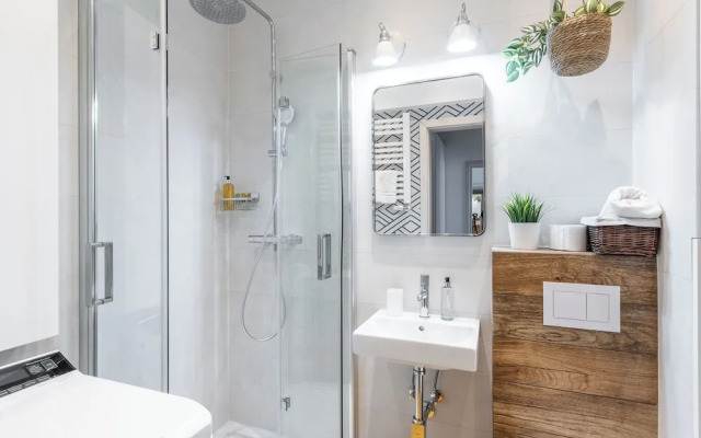 RentPlanet - Apartament Nowowiejska