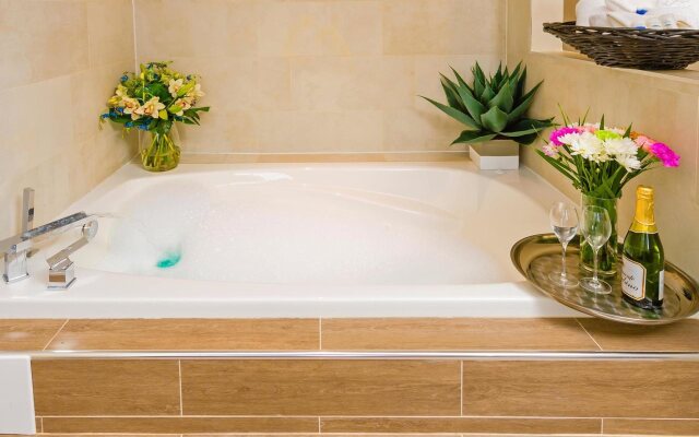Best Western Plus Toronto Airport Hotel