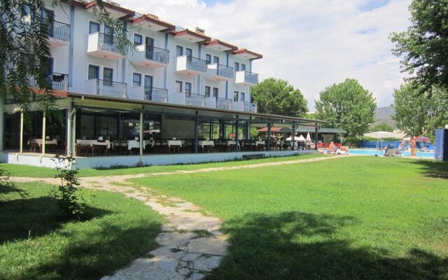 Aymes Hotel