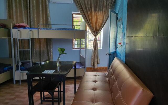 Nha Xanh Ha Long Homestay