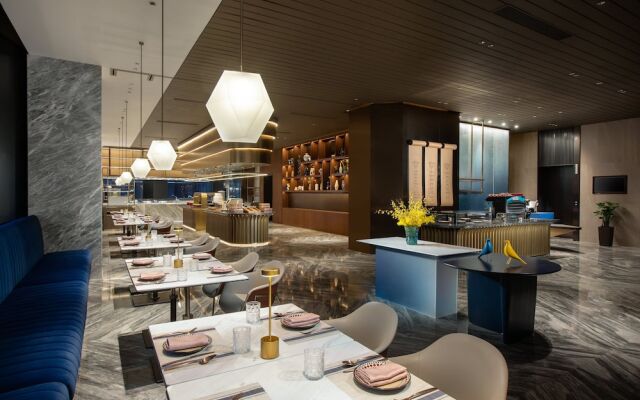 voco Hefei Binhu by IHG