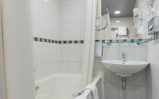 Riga Islande Hotel with FREE parking