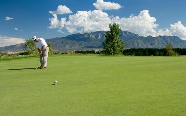 Holiday Inn Hotel & Suites Albuquerque Airport, an IHG Hotel