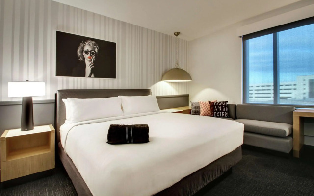 The Rose Hotel Chicago O’Hare, Tapestry Collection by Hilton