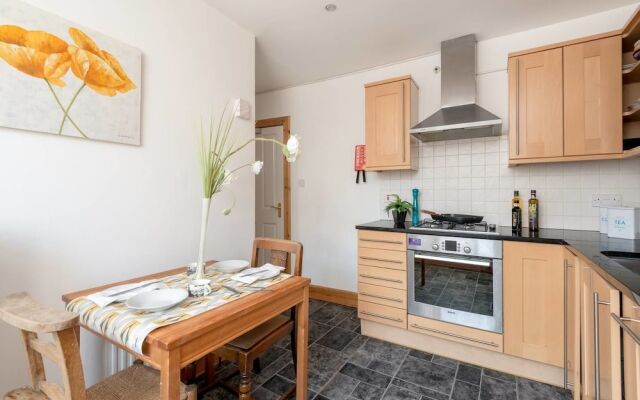 Stylish Frederick Street Flat Heart Of The Centre