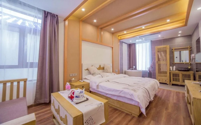 Love Inn Old Town Lijiang