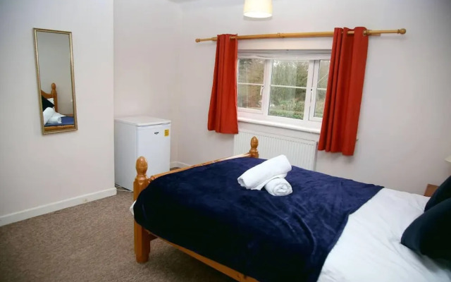 Serene Haven 4-bed House in Norwich