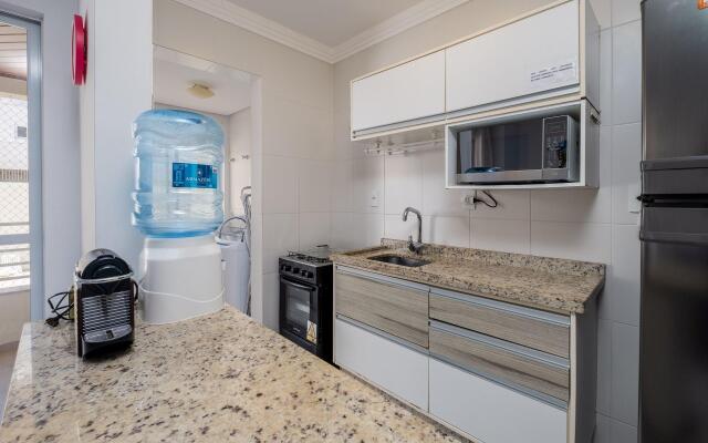 Apto com piscina a 2min da praia CAC106