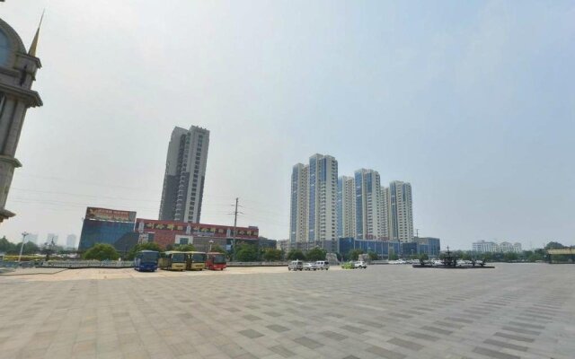 Huasheng Jiangquan Hotel & Town