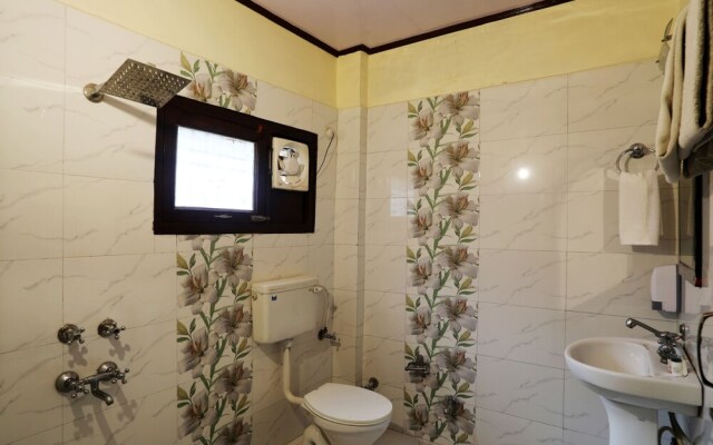 OYO 4889 Hotel Moon 2