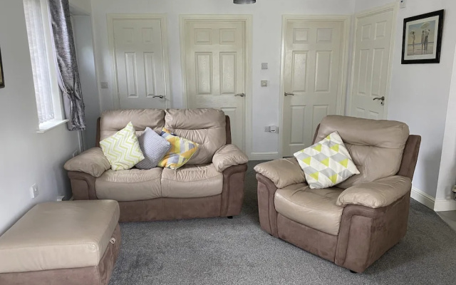 Cottage - Sleeps 4 - Pets Ok - Parking - Garden