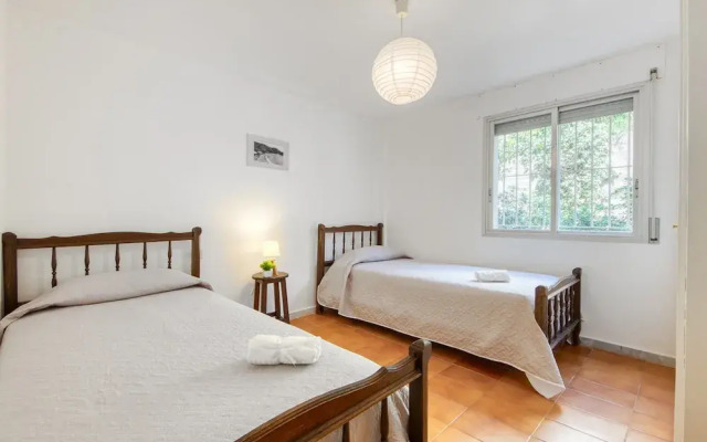 Posh Apartment Near Canyelles Petites