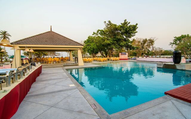 Novotel Chumphon Beach Resort & Golf