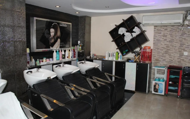 Hotel Persona International