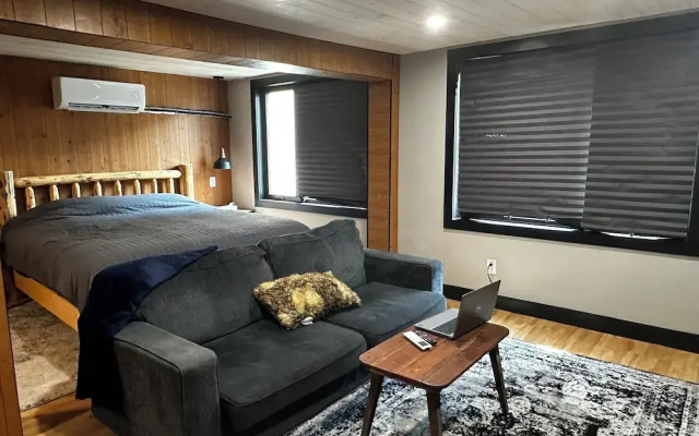 Beamsville Rustic Modern Suites