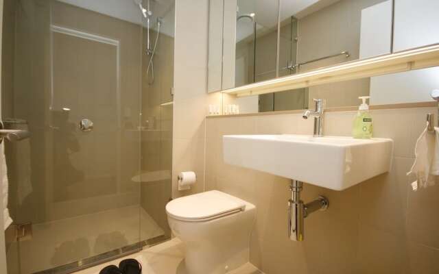 Onelife Docklands Luxury Apartment
