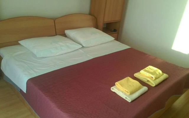 Beautiful Apartment Tomy for Complete Relaxing