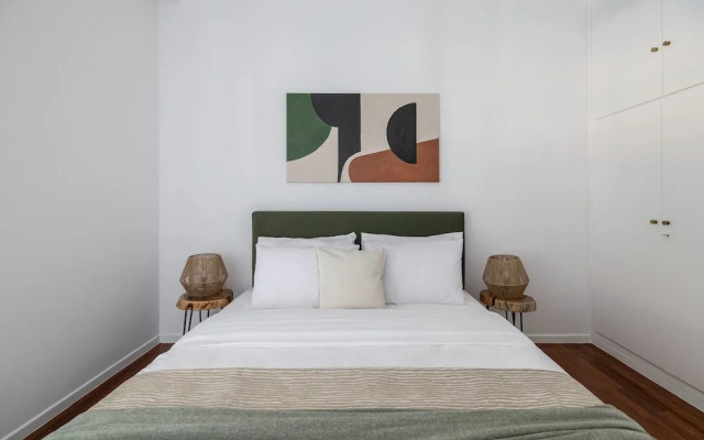 Stylish 1BR Retreat Near Alimos Beach Tram