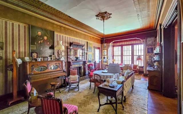 The JD Hyde Historic Inn