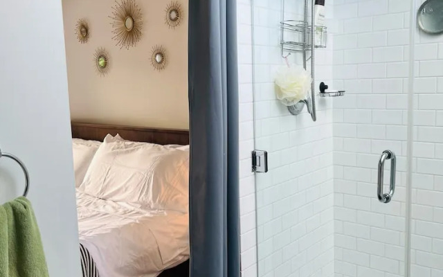 Hikari-Okanagan Sunshine B&B