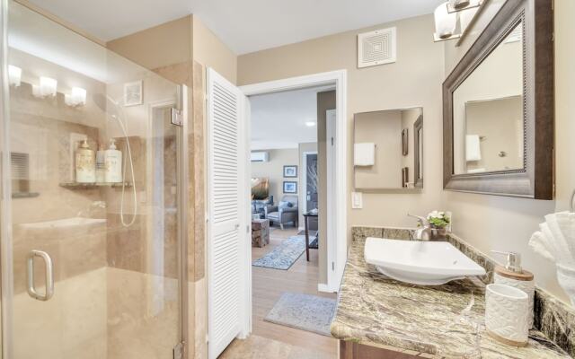 Hale Kahana'lu 2 Bedroom Condo by RedAwning