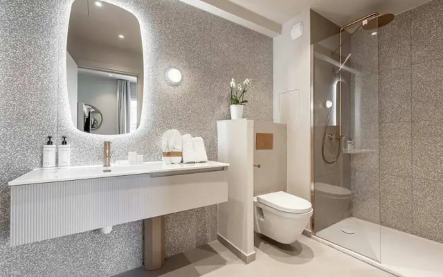 Suites FL by Sweett