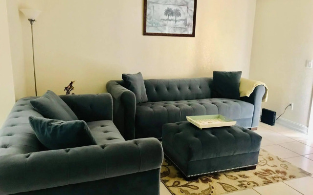 Spacious Condo close to Siesta