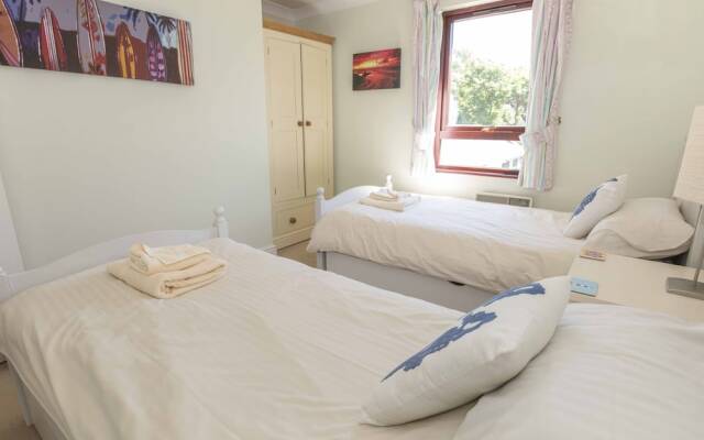 2 Tanworth House