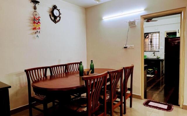 Delightful 2BHK with private veranda in the city.