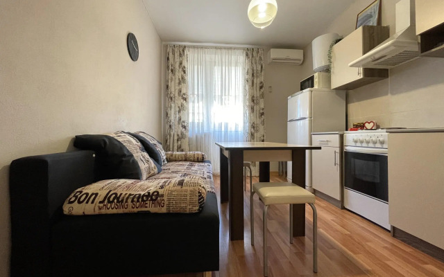 Your Comfort Apartment on Gidrostroiteley Street