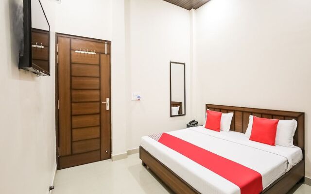 Oyo 47577 Hotel Goldenland