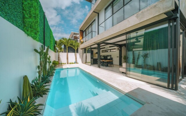 Villa Vantage 2