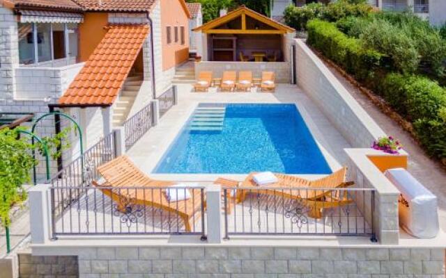 Holiday Home Villa Frančeska