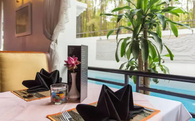 Grand Riverview Boutique Hotel