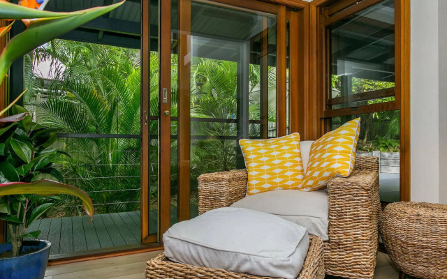 Bottlebrush Cottage