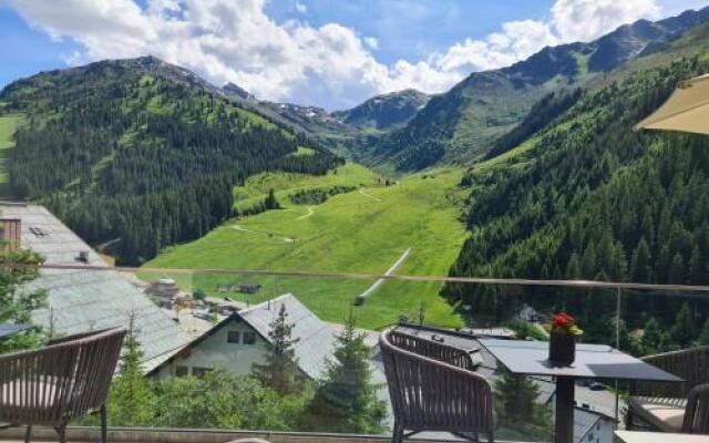 Hotel Zirbenhof