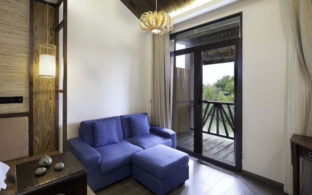 Floral Hotel Deqing Qinzizaiju